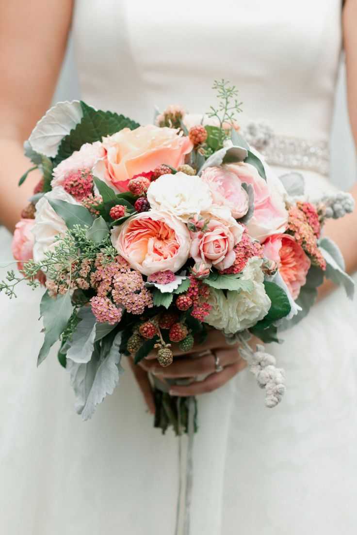 Пионовидные розы для украшения свадьбы