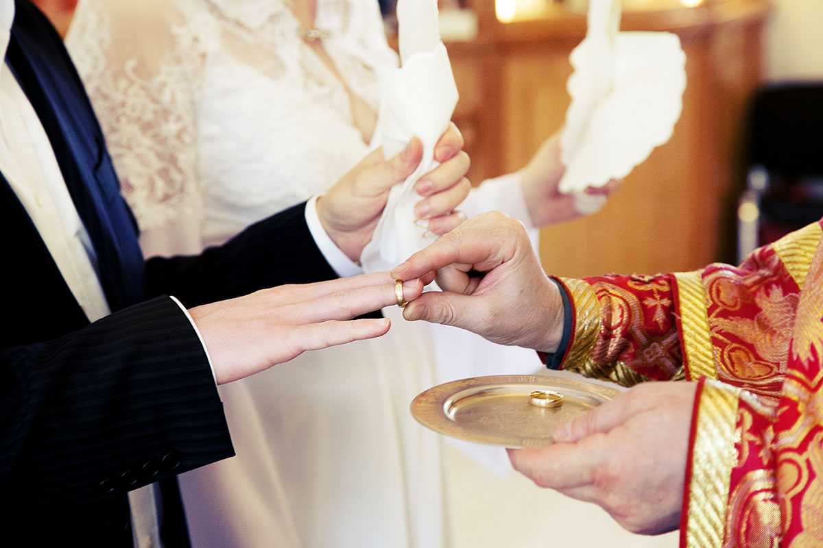 Свадебные приметы для невесты и жениха: про день свадьбы платья кольца и венчание