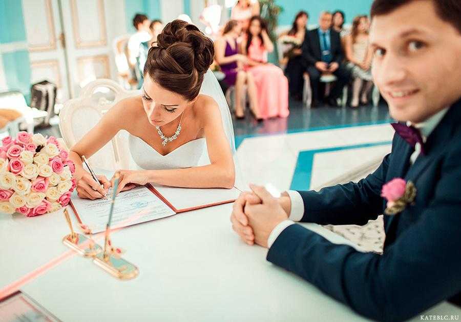 10 свадебных снимков, которые должны быть у каждой пары