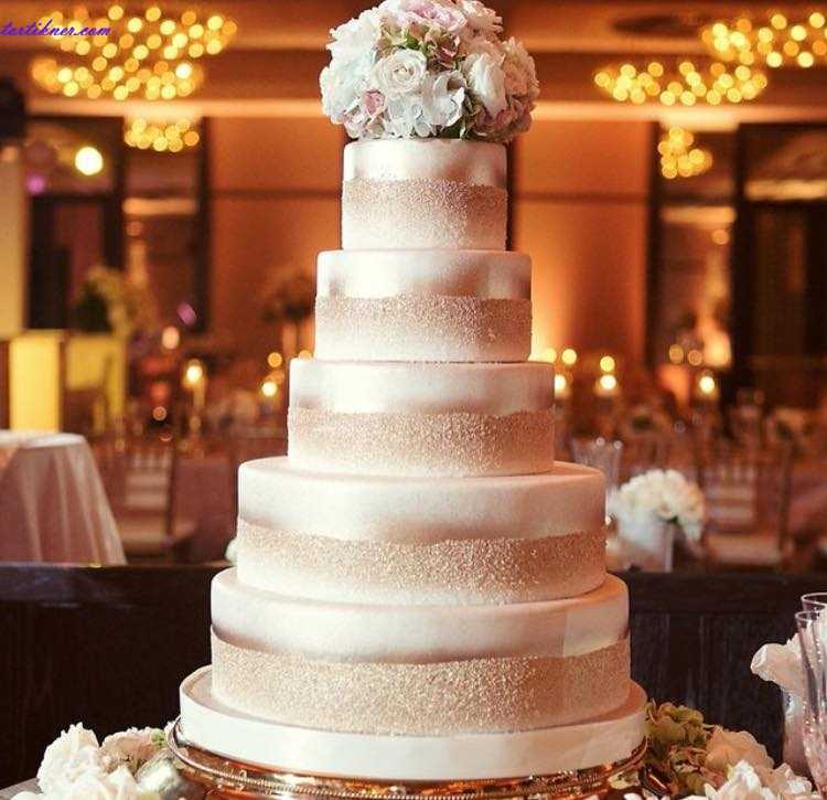 Торт на золотую свадьбу. каким он должен быть?