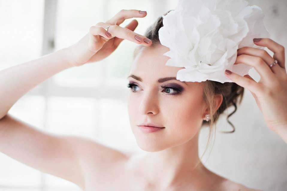 Образ невесты 2019: самые модные свадебные платья и аксессуары, прически и макияж