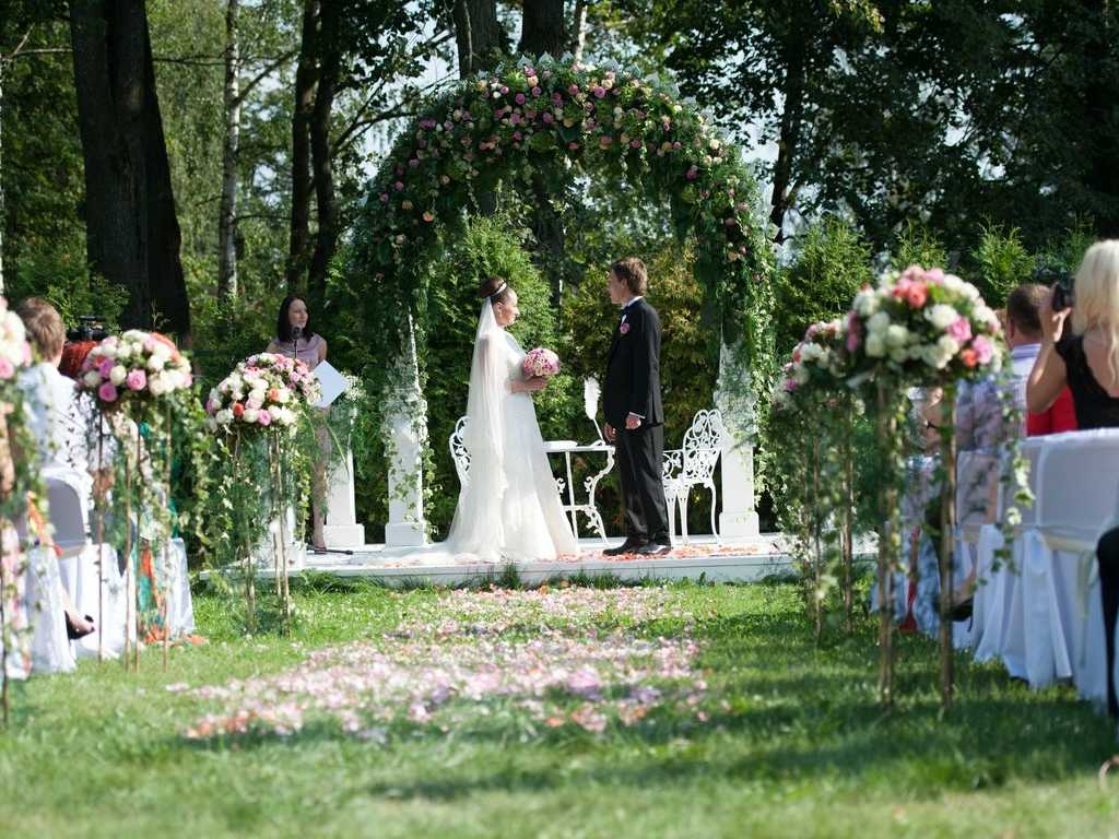 Свадьба в шатре: организация торжества и банкета на природе, как сделать свадебную беседку своими руками, фото тентов и нюансы проведения мероприятия у воды