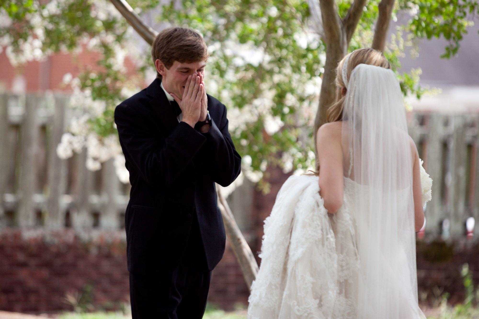 Измена мужу невесты. Невеста. Невесты в свадебных платьях. Невеста плачет на свадьбе. Жених.