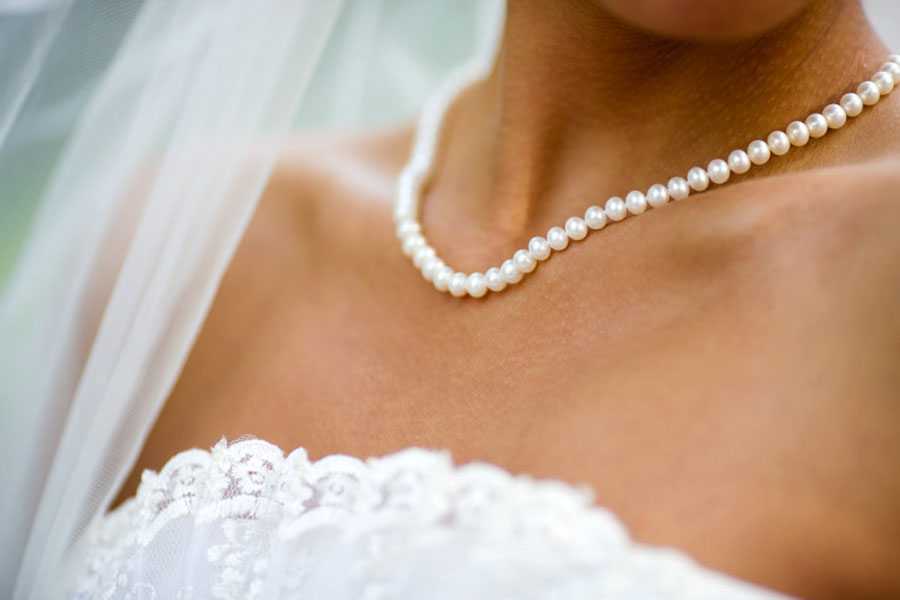 Можно ли одевать жемчуг на свадьбу невесте: приметы, почему нельзя