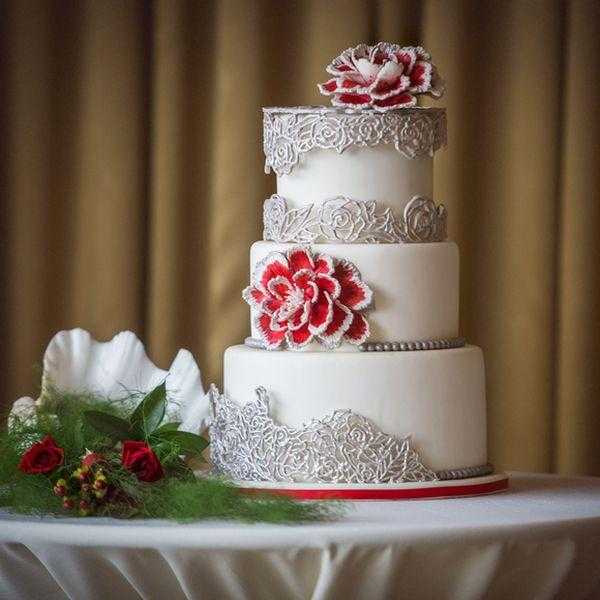 Торт на золотую свадьбу (20 фото): десерт из мастики для бабушки и дедушки