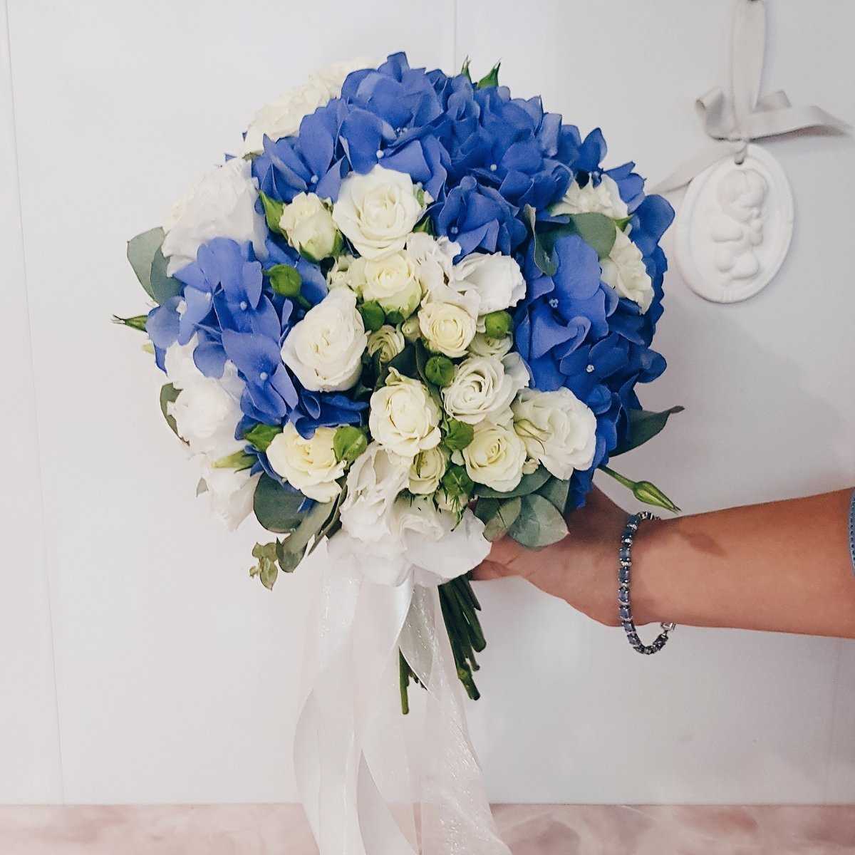 Синий букет невесты: особенности выбора цветов и идеи оформления композиции