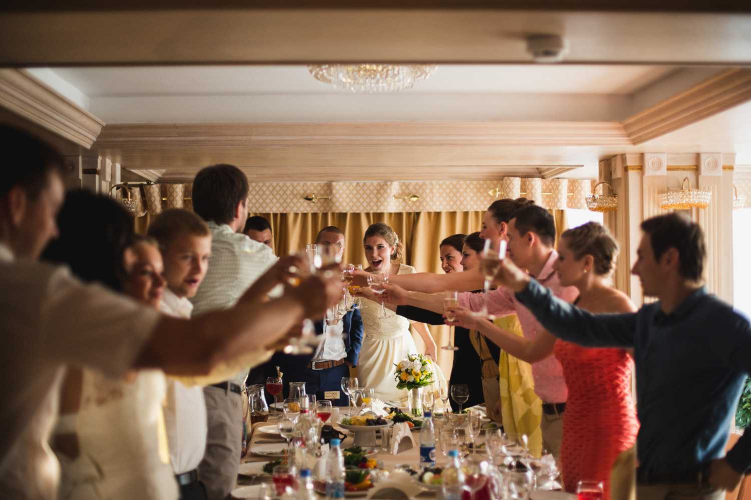 Почему на свадьбе кричат горько