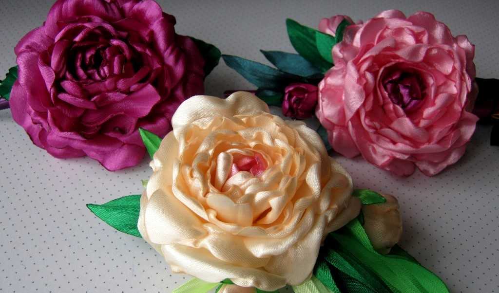 100 красивых идей: цветы из ткани своими руками с фото