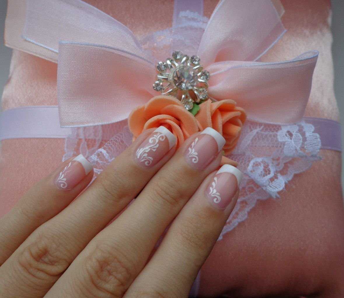 Свадебный маникюр френч (54 фото): дизайн французского маникюра с кружевом на ногтях на свадьбу невесте