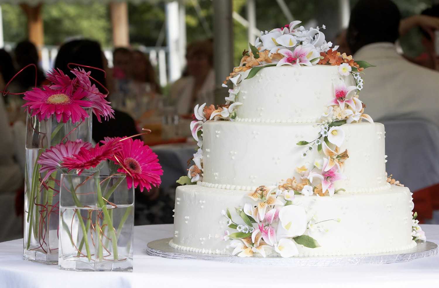 Торт на свадьбу своими руками не хуже, чем у кондитеров