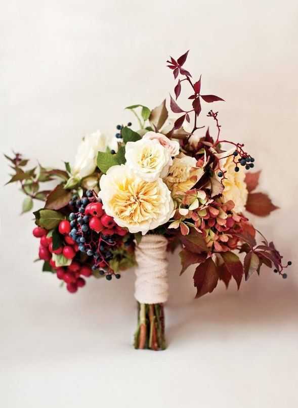 Яркий свадебный букет для невесты: идеи составления и сочетания цветов с фото