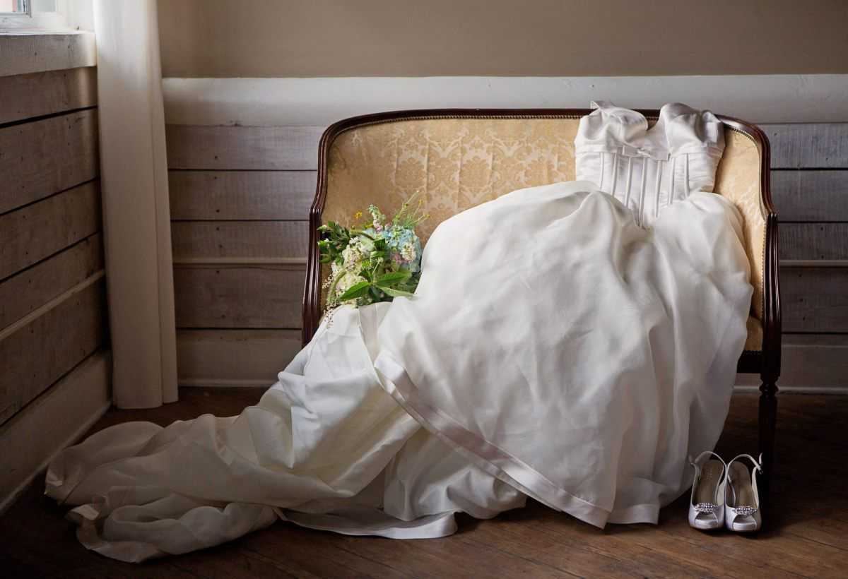 Свадебное платье из парчи: красивые фасоны и модели