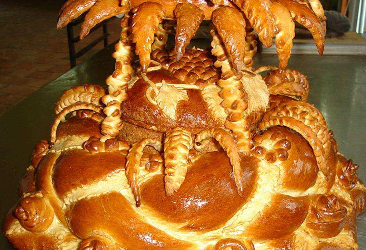 Как украсить свадебный каравай