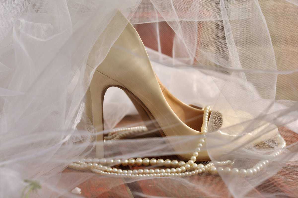 Свадебные туфли 2020 года: фото белых свадебных туфель