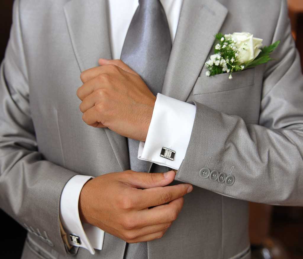 Свадебный смокинг для жениха, популярные модели и аксессуары, советы по выбору с фото