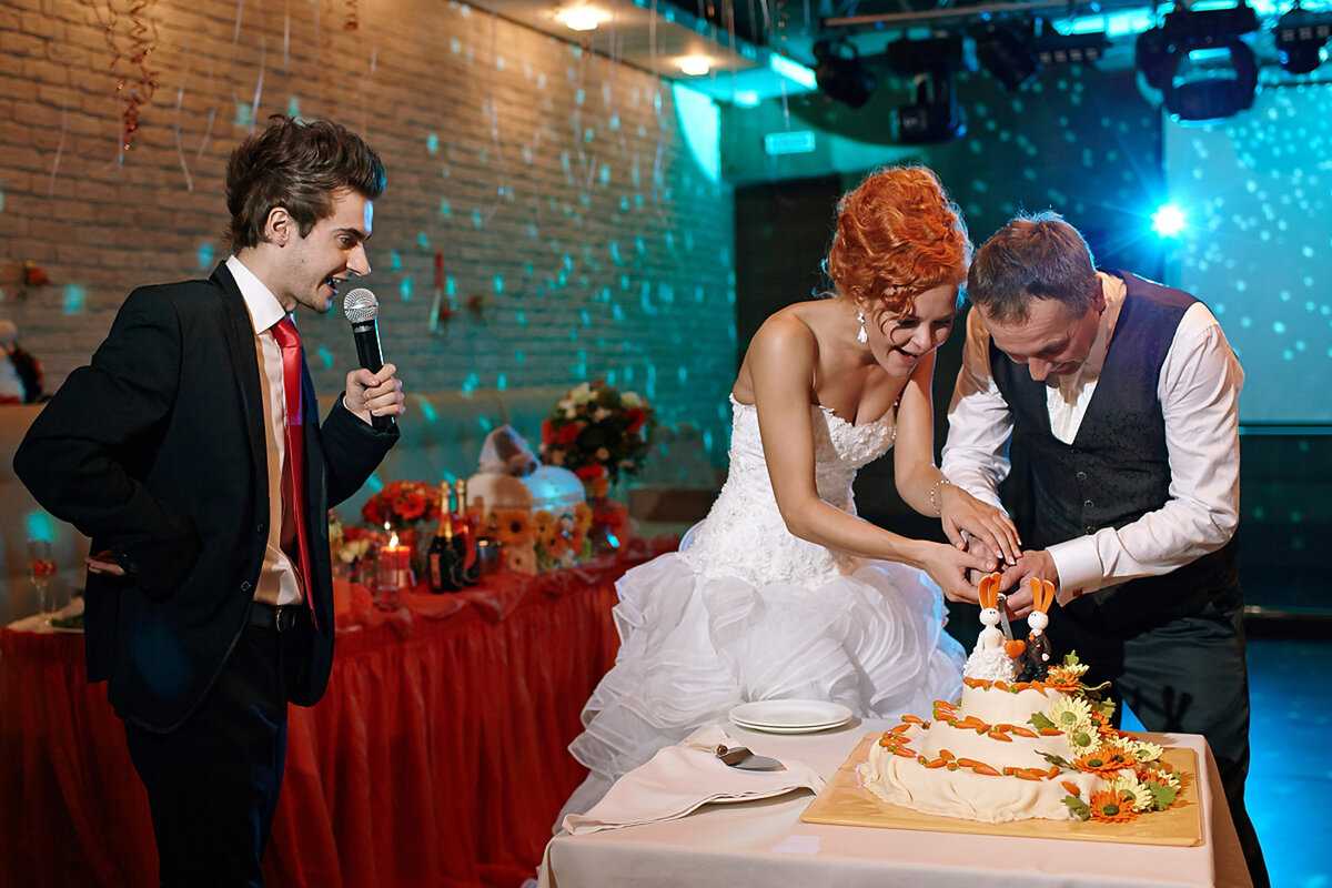 Советы по проведению свадебной церемонии с тамадой и без, идеи выкупа и свадебных конкурсов с видео