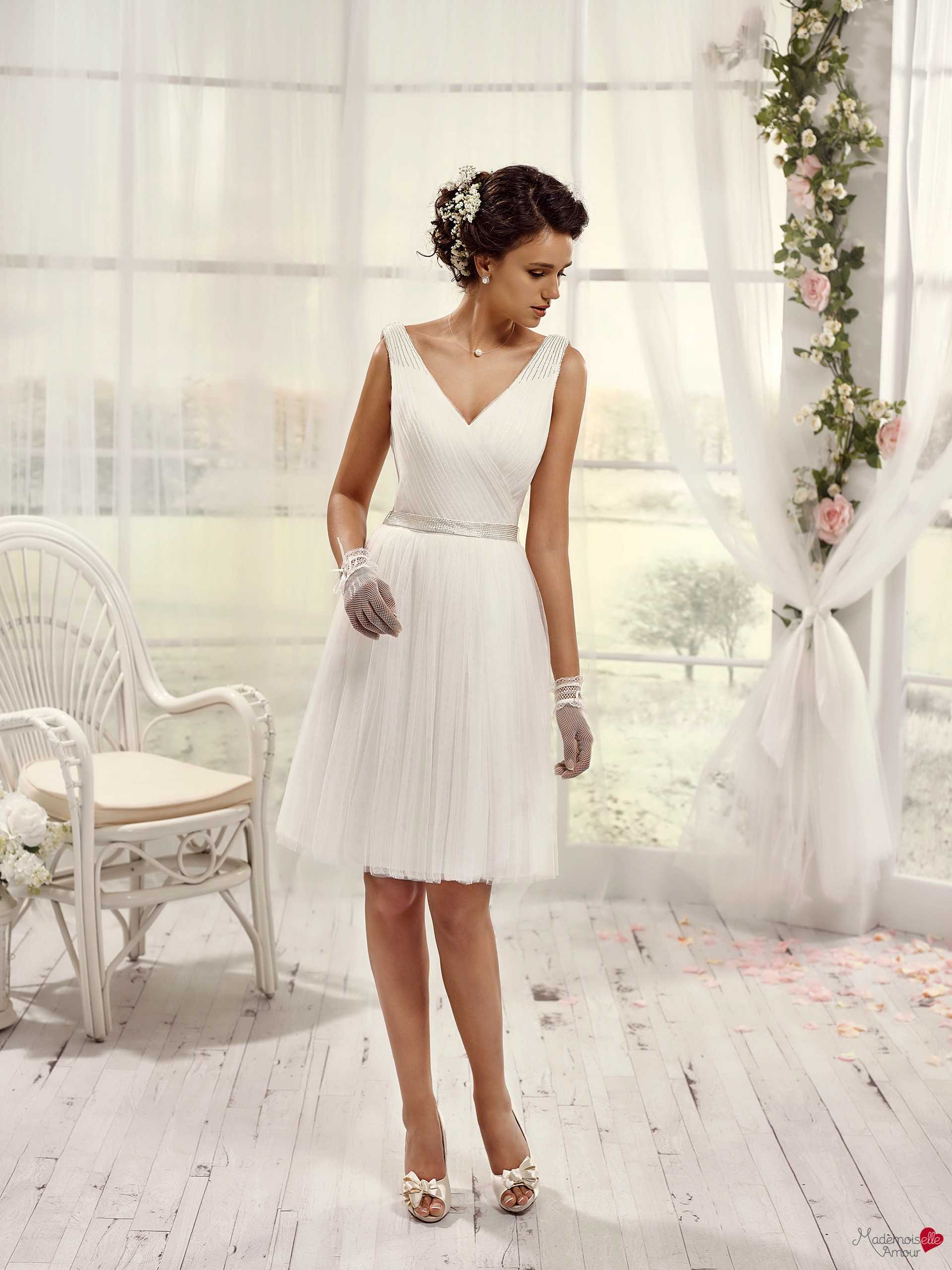 Короткое элегантное свадебное платье