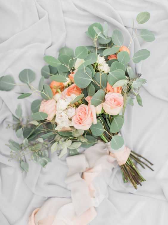 Каскадный букет невесты из лилий роз или орхидей - как сделать своими руками мастер-класс с фото и видео