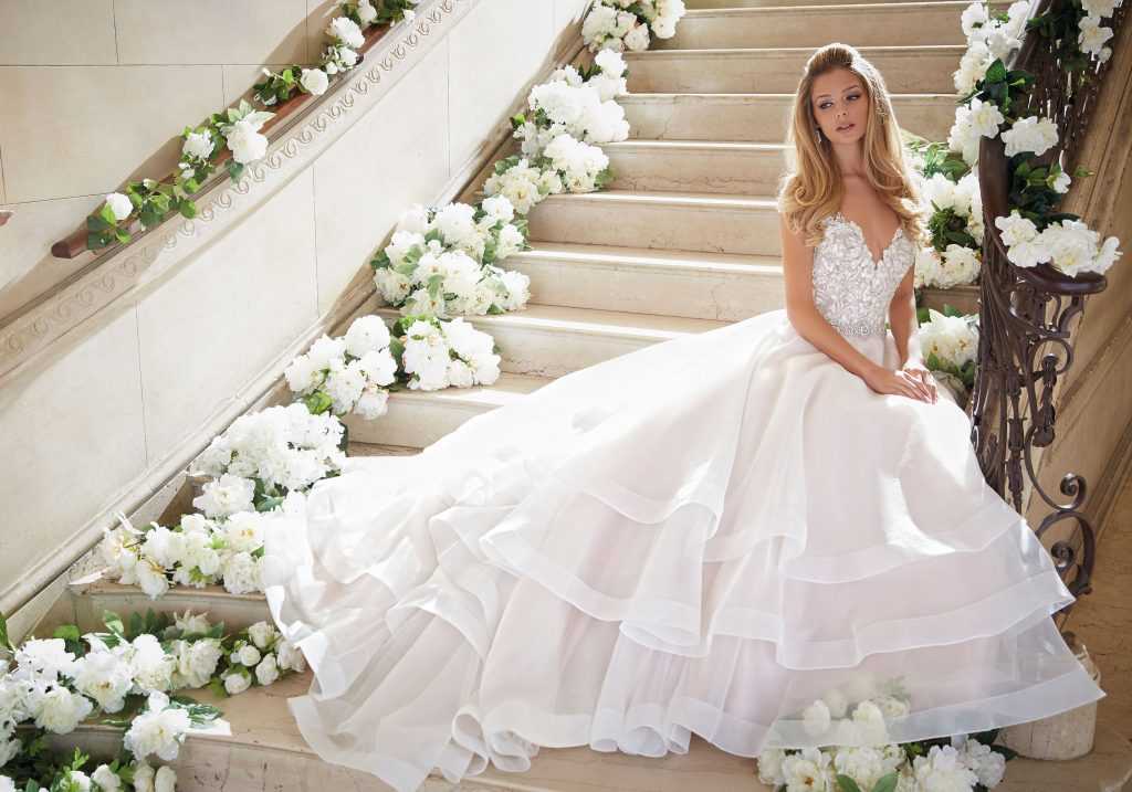 Свадебное цветное платье: создаём красивый и модный образ невесты, разбираемся в фасонах, нюансах и ценах!
