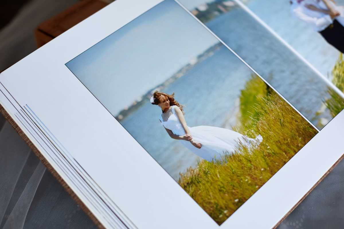 Оформляем свадебный альбом: мастер-класс (+50 фото)