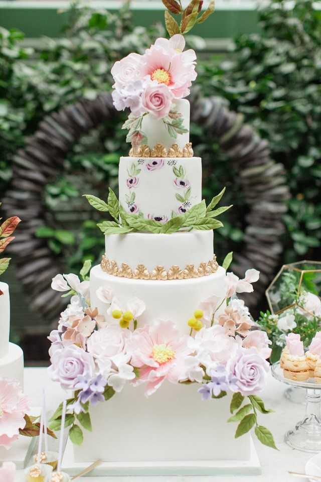 Украшение свадебного торта: советы и рекомендации