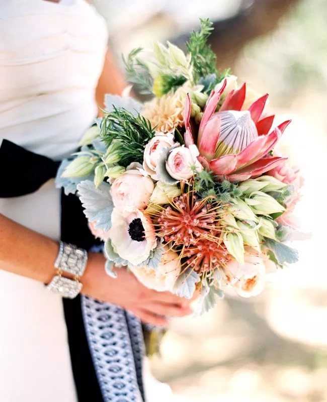 Букет невесты - 87 фото сочетаний цветов и идей их украшения
