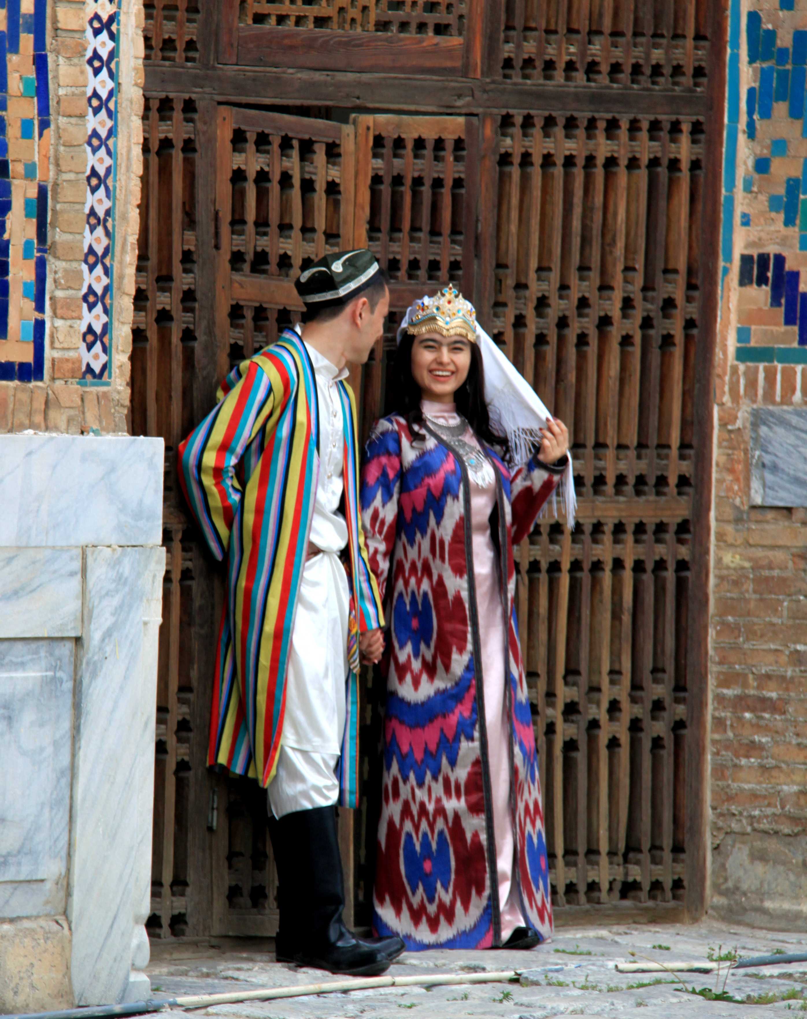 Национальные костюмы в узбекистане