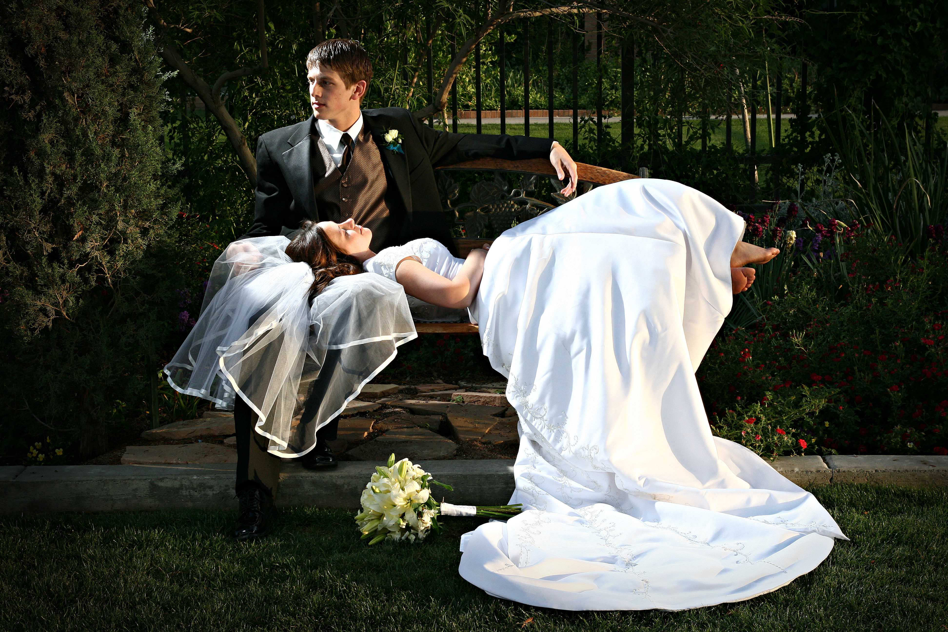 Прикольные свадебные фотосессии: идеи проведения и фото