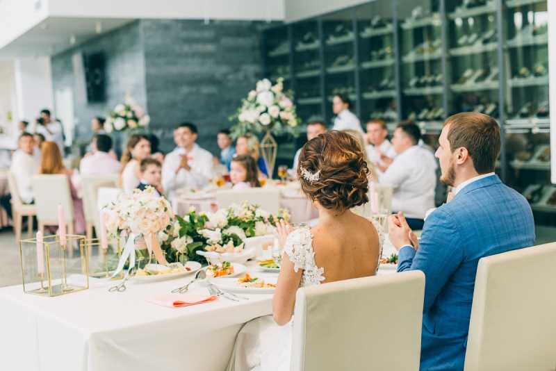 Президиум на свадьбу [2019]: как сделать своими руками каркас & стол