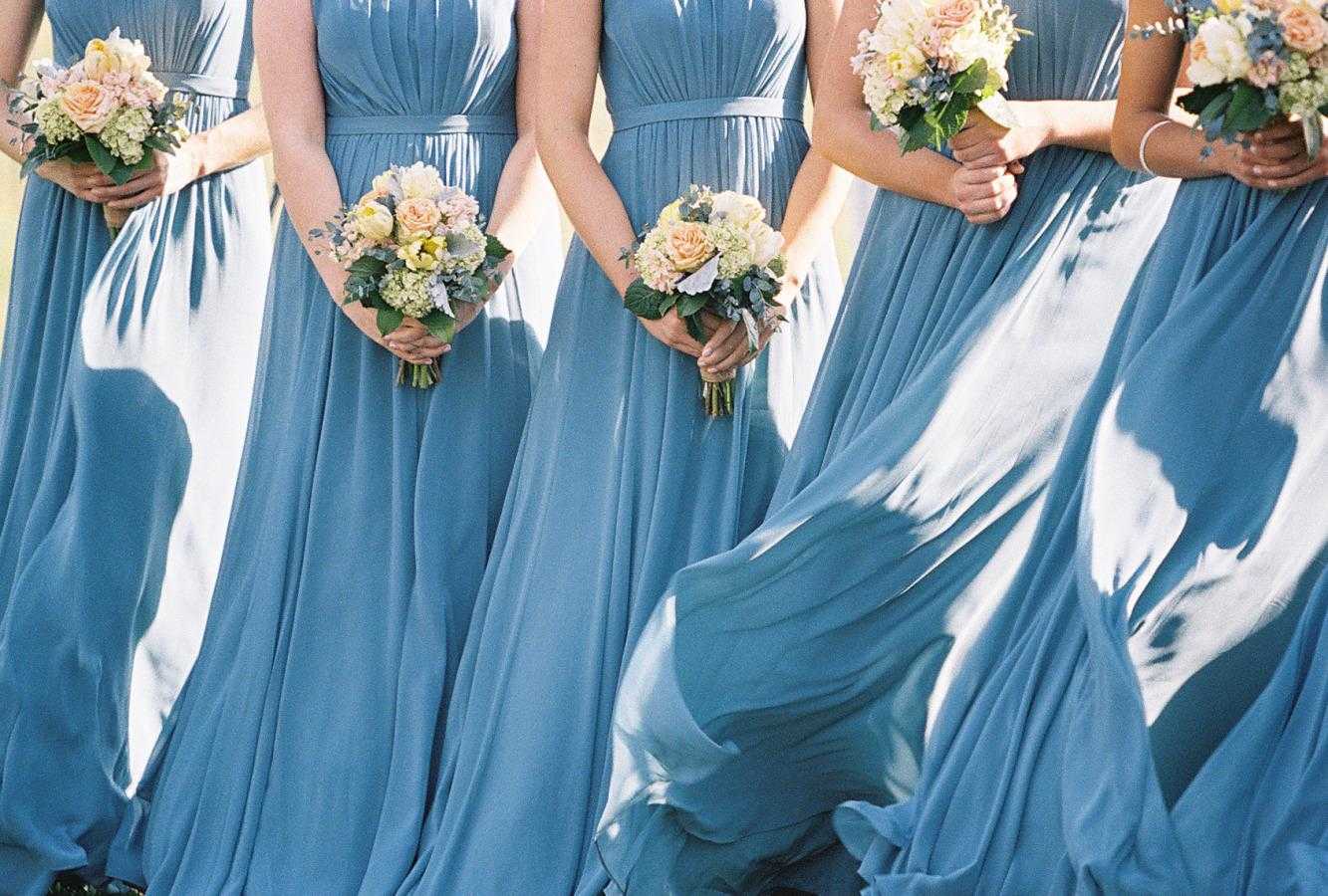 Голубой свадебный букет: выбор, дизайн и сочетание с другими оттенками