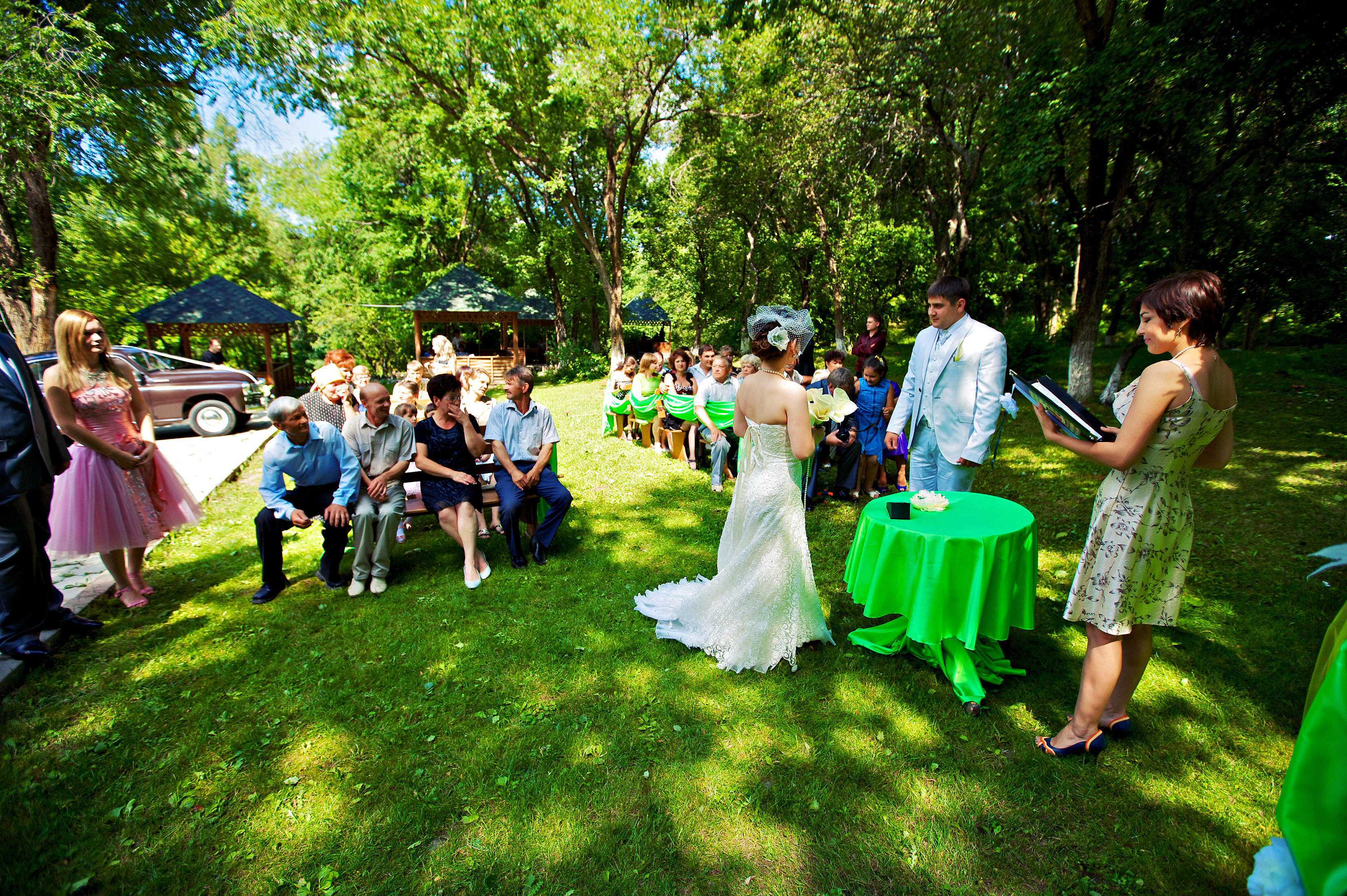 Свадьба на природе (71 фото): идеи оформления шатра и свадебного банкета для бюджетной выездной регистрации, выбор площадки и конкурсов