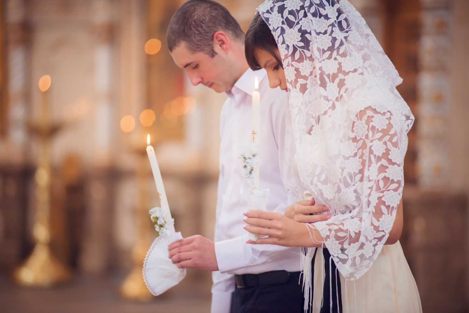 Подготовка к венчанию: как живущим в браке подготовиться к венчанию в православной церкви и нужно ли держать пост?