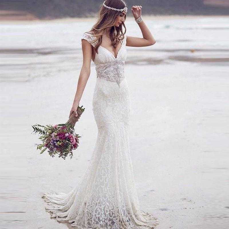Свадебные платья для пляжной церемонии - популярные модели для невест 2021 года с фото
