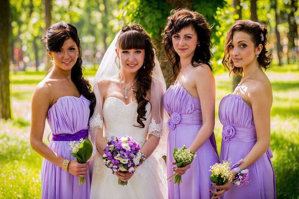 Прически подружек невесты на свадьбу для средних и длинных волос