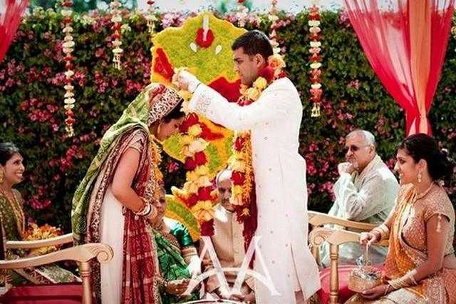 Как проходят смотрины и помолвка в индии