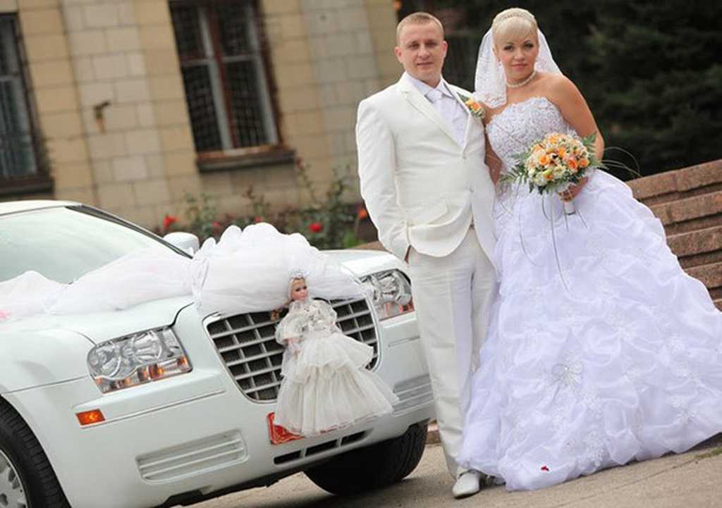 Свадебное украшение машин. 100 фотографий декора праздничных автомобилей.
