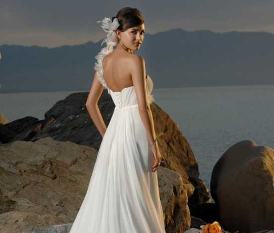 Короткие свадебные платья: как выбрать, каким невестам подходит (по типам фигуры), фото белых платьев мини и миди, пышная юбка или шлейф
