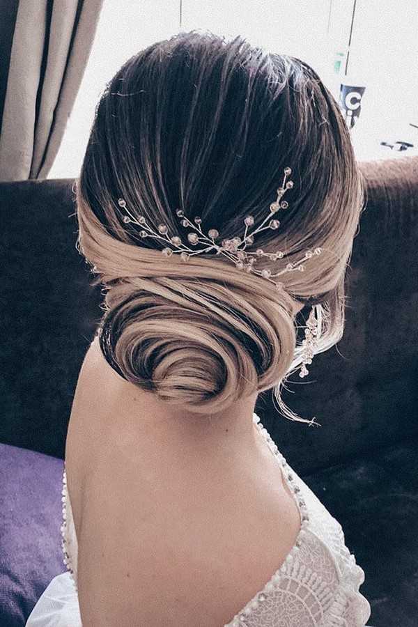 Женские штучки в образе невесты-2020: трендовые головные уборы и украшения для причёски