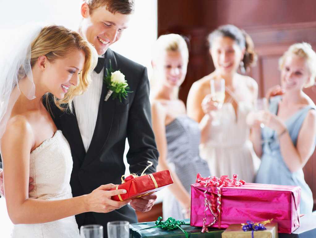 Сценарий празднования золотой свадьбы в домашних условиях: ведущий — ваш близкий родственник, забавные конкурсы, загадки, игры!