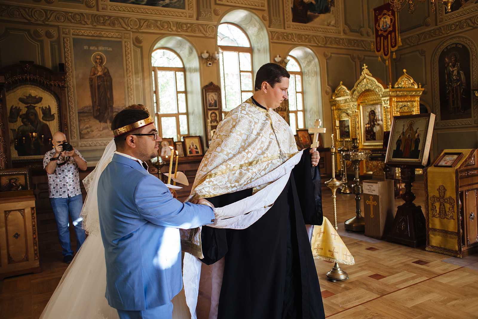 Венчание в церкви: правила для православных – стоимость обряда в россии 2020, приметы и смысл таинства, что одеть супругам в возрасте