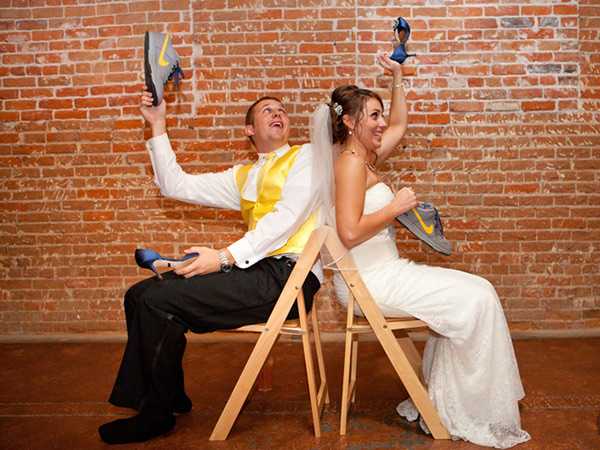 Прикольные и веселые конкурсы на свадьбу за столом