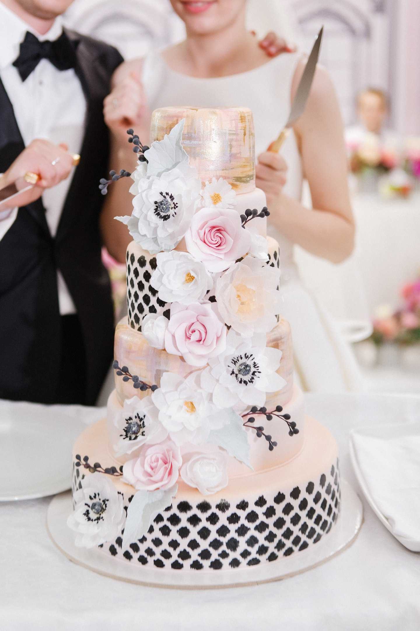 Кремовый свадебный торт: идеи и советы для молодожёнов (фото)