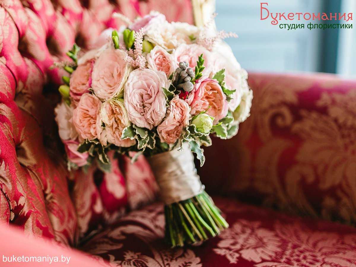 Свадебный букет из пионовидных роз стал чем-то новым и необычным во флористике поэтому пока он вне конкуренции С какими цветами сочетаются розо-пионы Как сохранить цветочную композицию после свадьбы