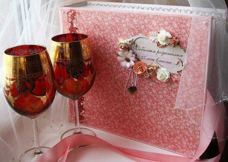 Что подарить на розовую свадьбу  розовая свадьба подарки что подарить на оловянную подарки из олова на 10 лет совместной жизни