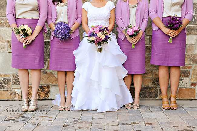 Как стильно одеться гостям на свадьбу?