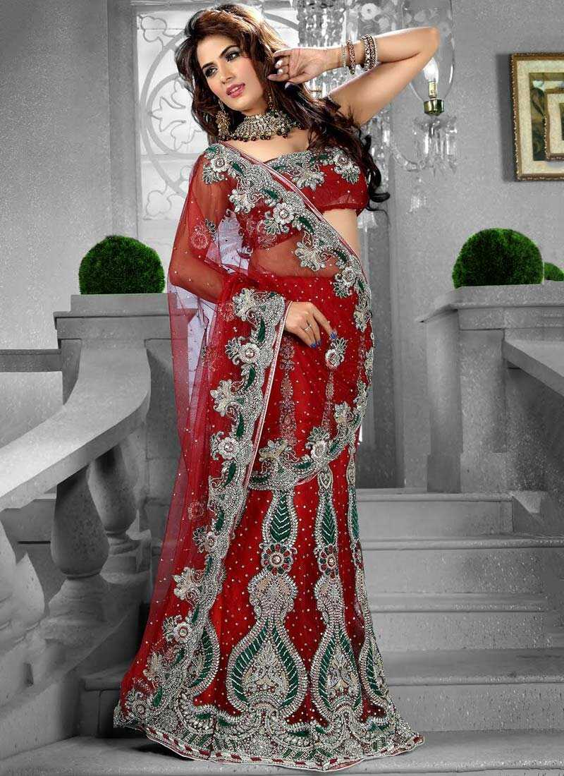Платье сари. Индийское Сари. Свадебное Сари в Индии. Сари (женская одежда в Индии). Сари индийское богатое.