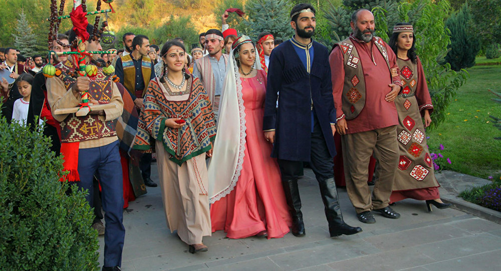 Первая брачная ночь у армян: традиции и обычаи