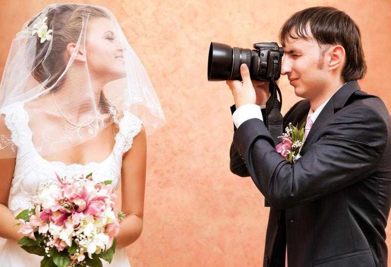 Как выбрать фотографа на свадьбу правильно: советы