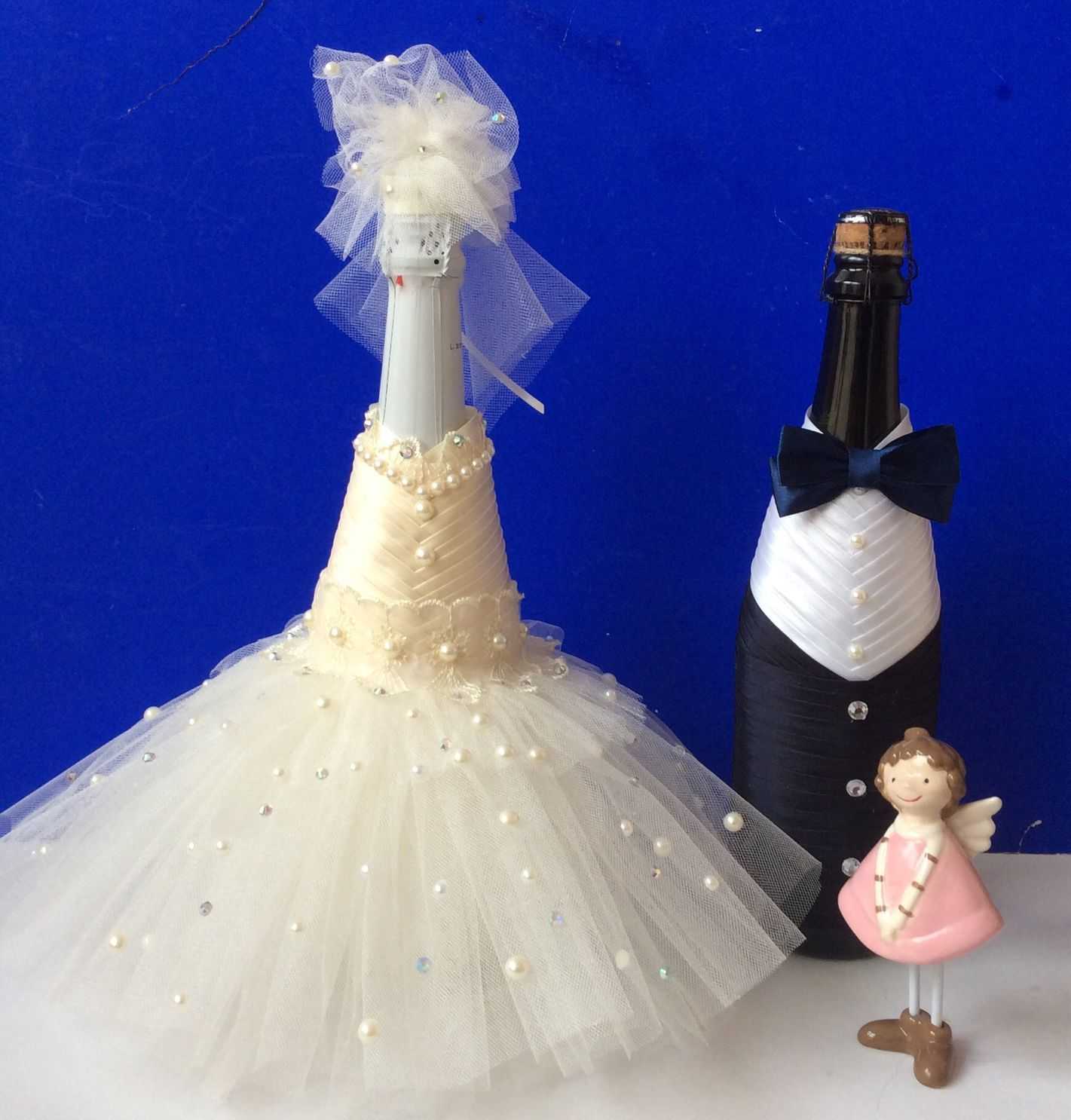 Шампанское невеста. Бутылки Свадебные жених и невеста. Свадебное шампанское. Свадебное шампанское жених и невеста. Красивые бутылки на свадьбу.