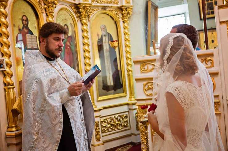 Идеи стильного красивого и необычного венчания Венчание: фото в церкви в образах жениха и невесты Лучшие ракурсы моменты и места для съёмки венчания в православной церкви